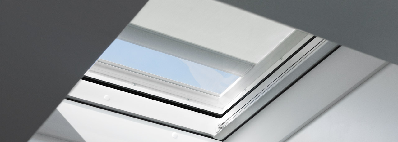 Flachdachfenster Markise für den Hitzeschutz | VELUX